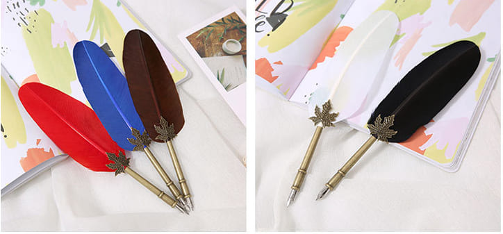 Antīka pildspalva ar tintes pildspalvu ar spalvu