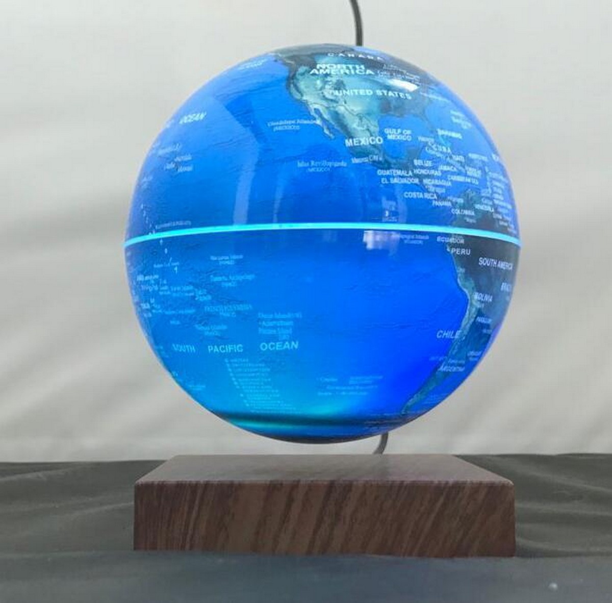 magnētiskā peldošā globusa lampa