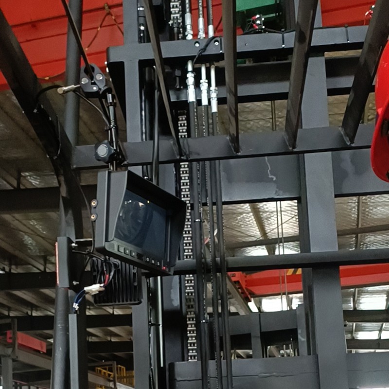 monitors ar lāzera kameru augstceltnes kravas automašīna