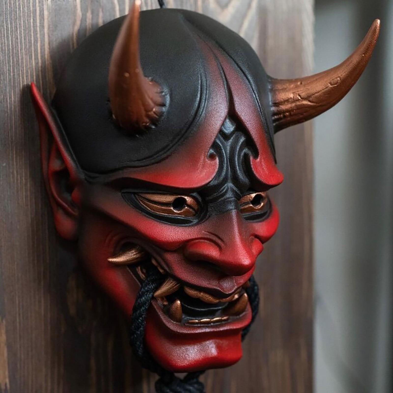 Japāņu dēmonu maska ​​uz sejas karnevāls