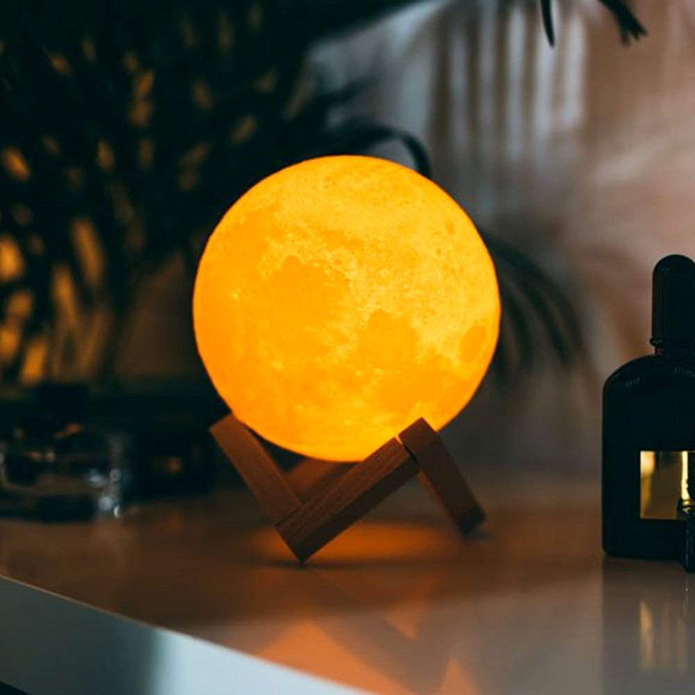 3D mēness - pieskāriena lampa guļamistabai